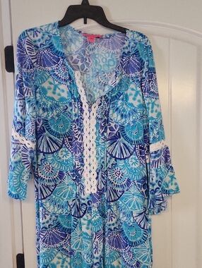 Lilly Pulitzer Blue & Aqua Patterned Tunic with White Lace Trim